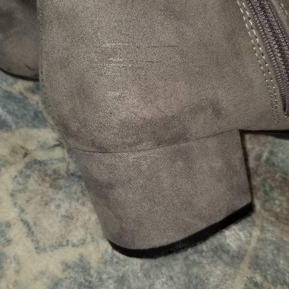 Gray anklets - Picture 3 of 3